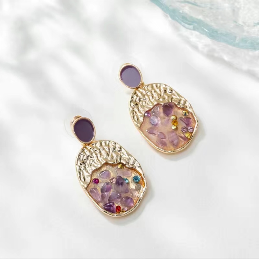 NWT Purple and gold plated avant-garde stone confetti drop earrings new
